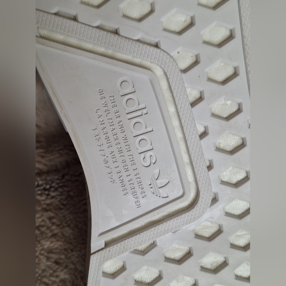 adidas Women's NMD R1 Primeblue Triple White Skate Shoes/Sneakers Size 9 US - Picture 9 of 16